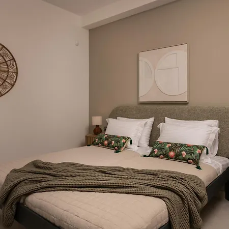 Alavastros Center Tatil Evi